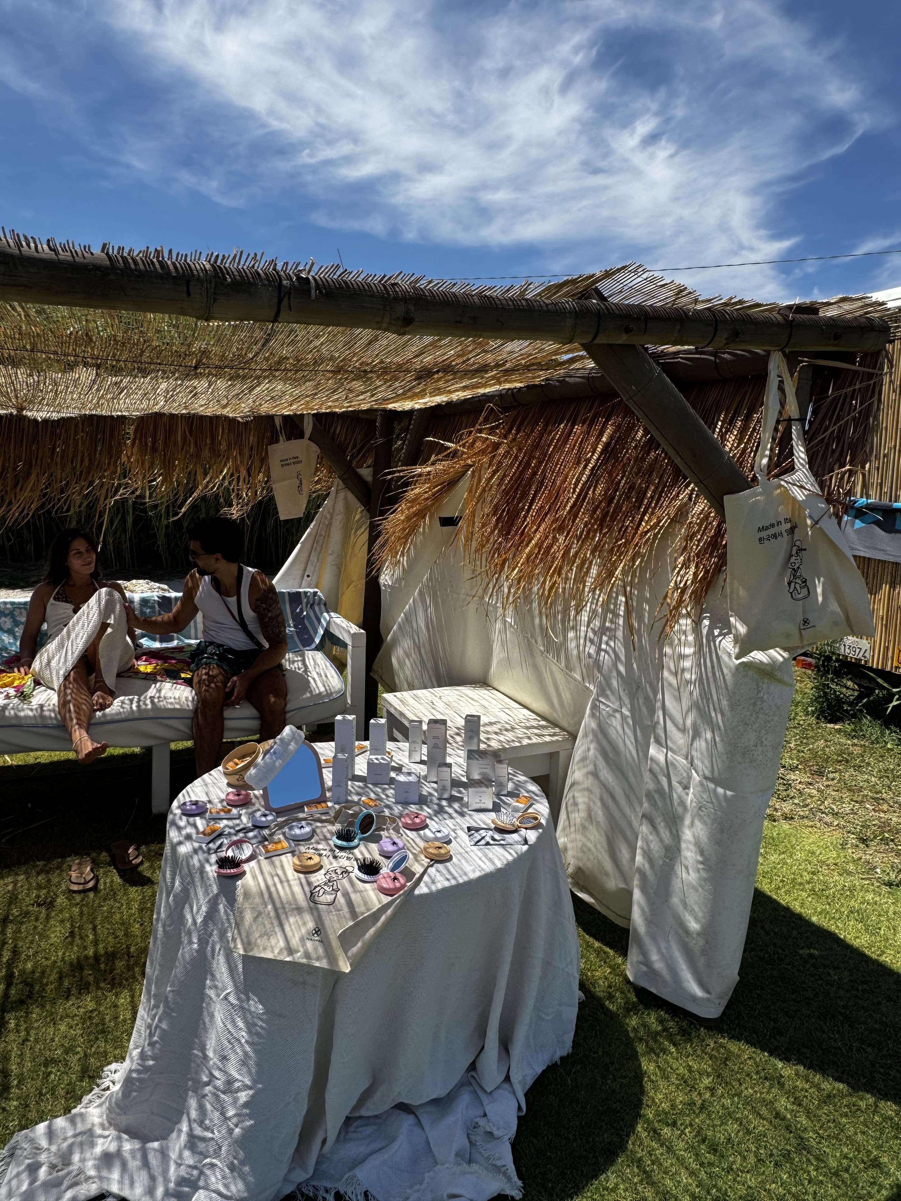 Lo stand Fusion Rei al pop-up in Puglia
